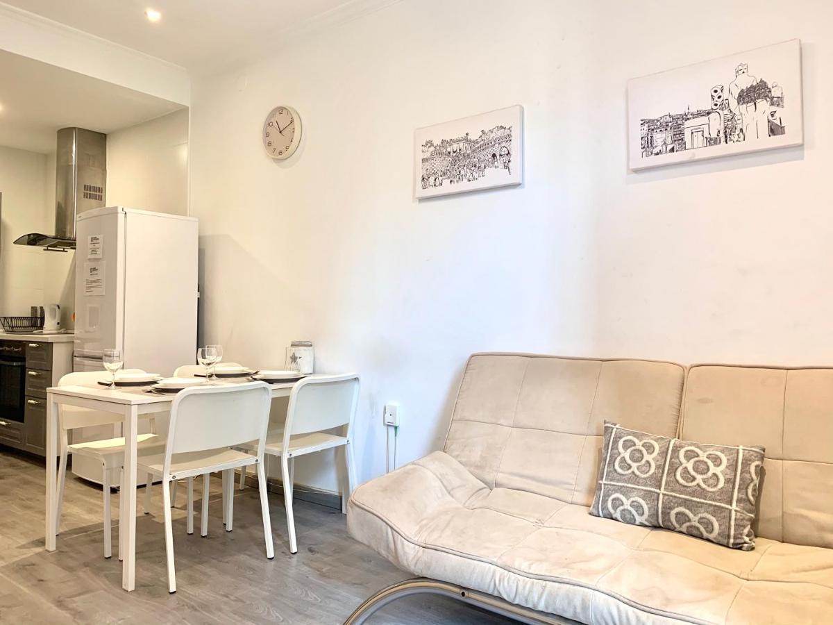 Charm Sagrada Familia Apartment บาร์เซโลนา ภายนอก รูปภาพ